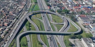 Vista aérea do viaduto no Jd Casqueiro em Cubatão