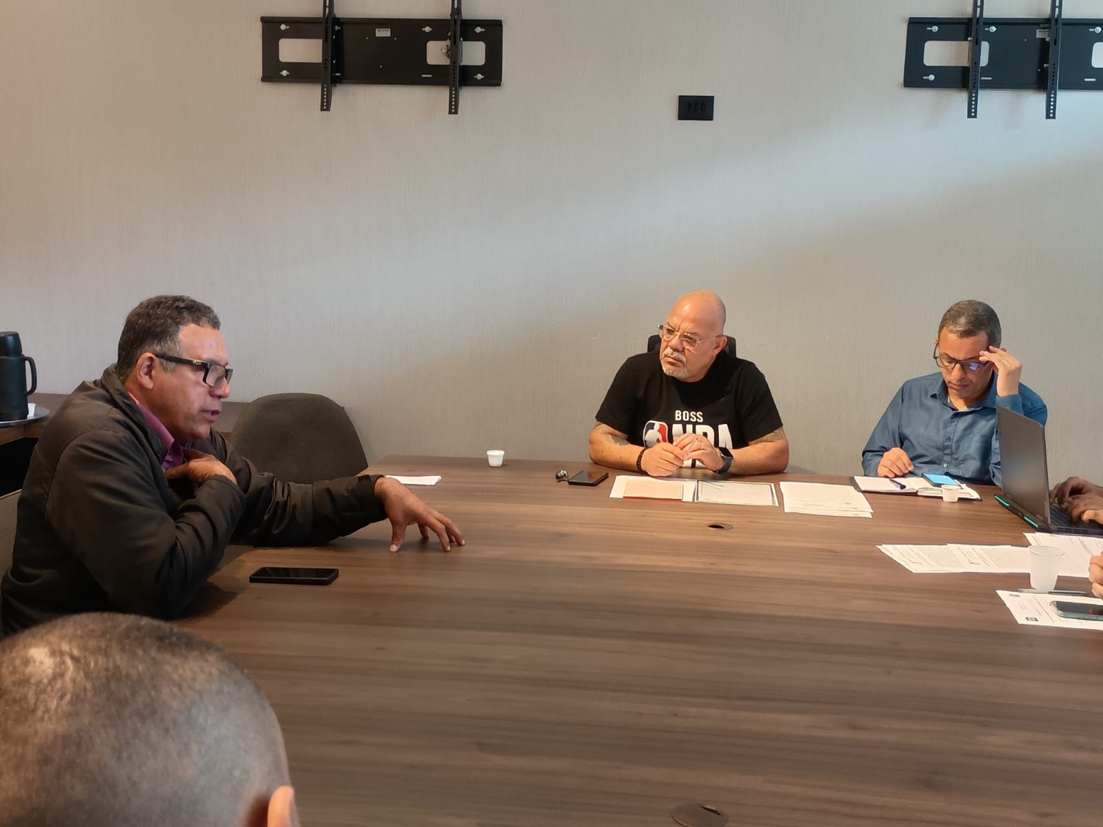 “É hora de unir forças para resolver os problemas do Parque São Luiz”, afirma vereador Tinho