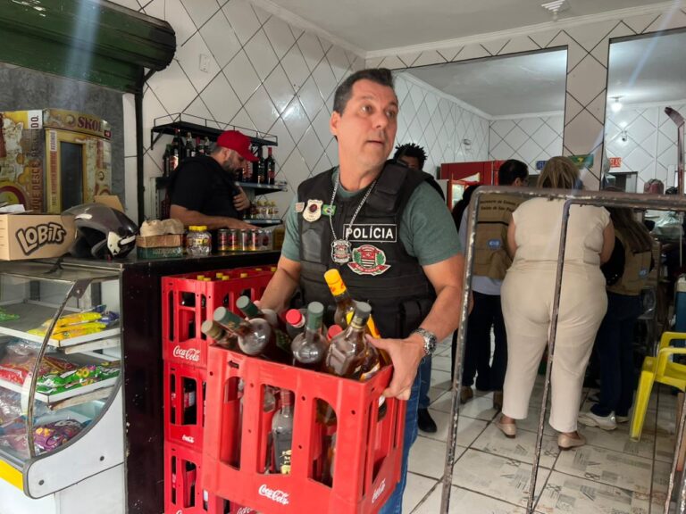 Cubatão veta venda de bebidas destiladas no Guará Fest após suspeita de contaminação por metanol