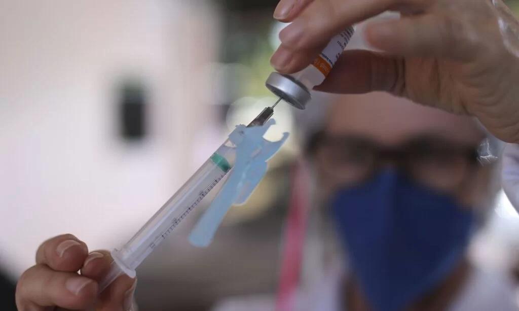 Vacinação contra bronquiolite começa em novembro e deve reduzir internações pela metade.