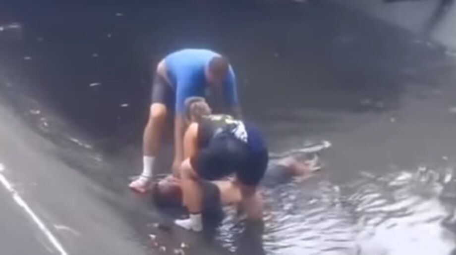 Homem é atingido por carro e lançado em canal em Santos; motorista foge sem prestar socorro