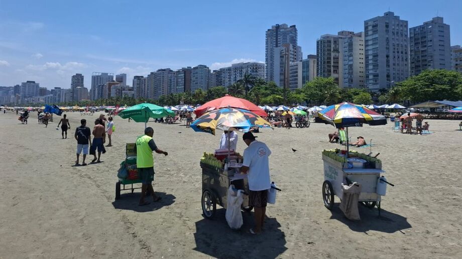 Santos deve concluir renovação das licenças de ambulantes até dezembro