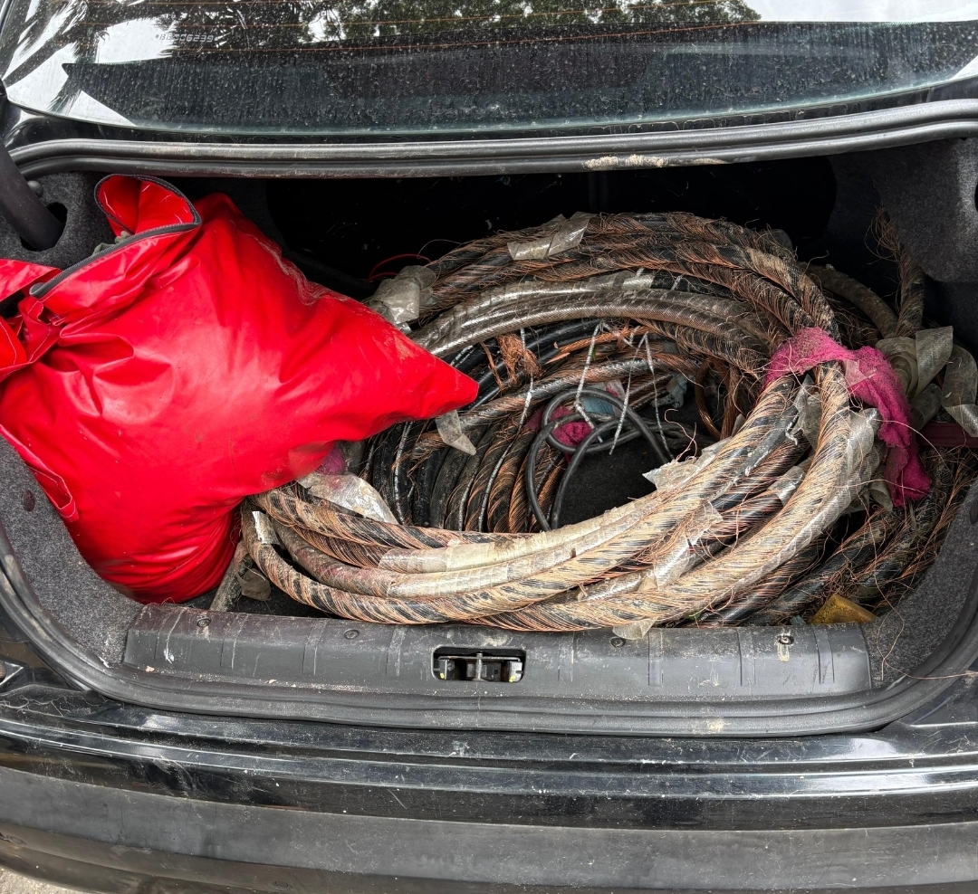 Dois bandidos de São Vicente são presos após furtar cabos na Usiminas