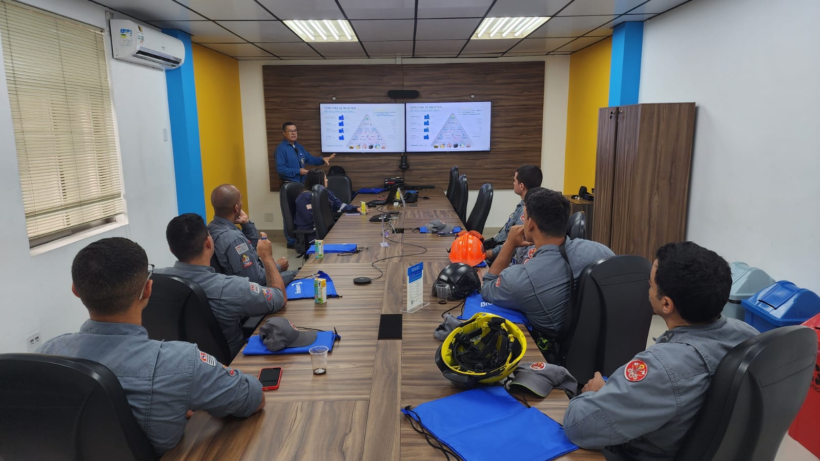 Braskem recebe Corpo de Bombeiros na unidade PE8 em Cubatão