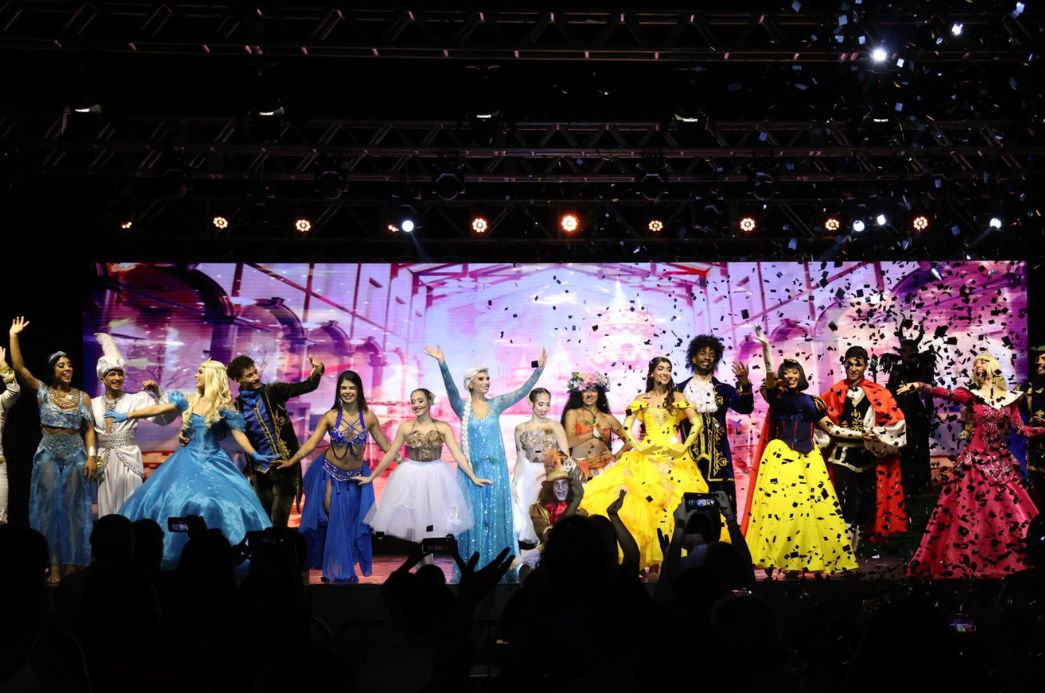 ‘Encontro de Natal das Princesas’ é nesta quinta (18), no Teatro Municipal Zanzalá