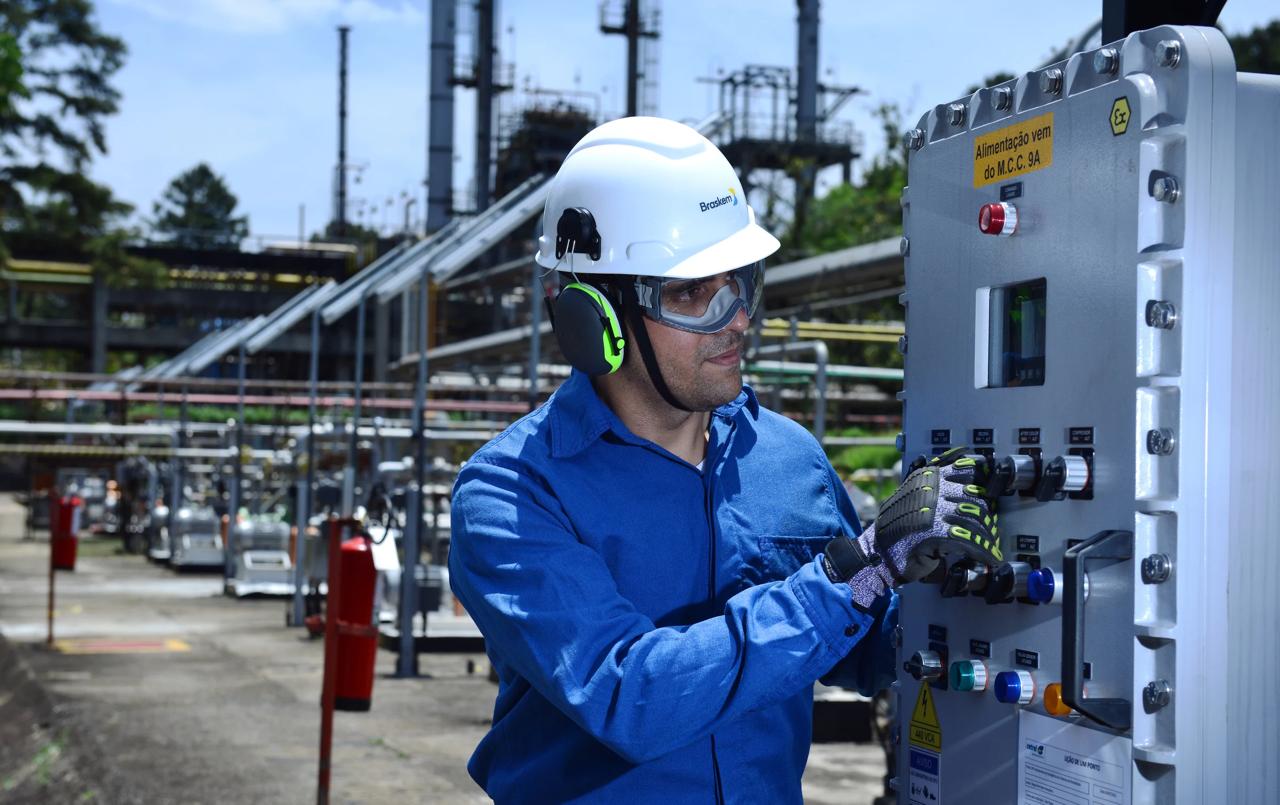 Braskem celebra o Dia do Engenheiro e destaca o papel desses profissionais na construção de um futuro mais sustentável