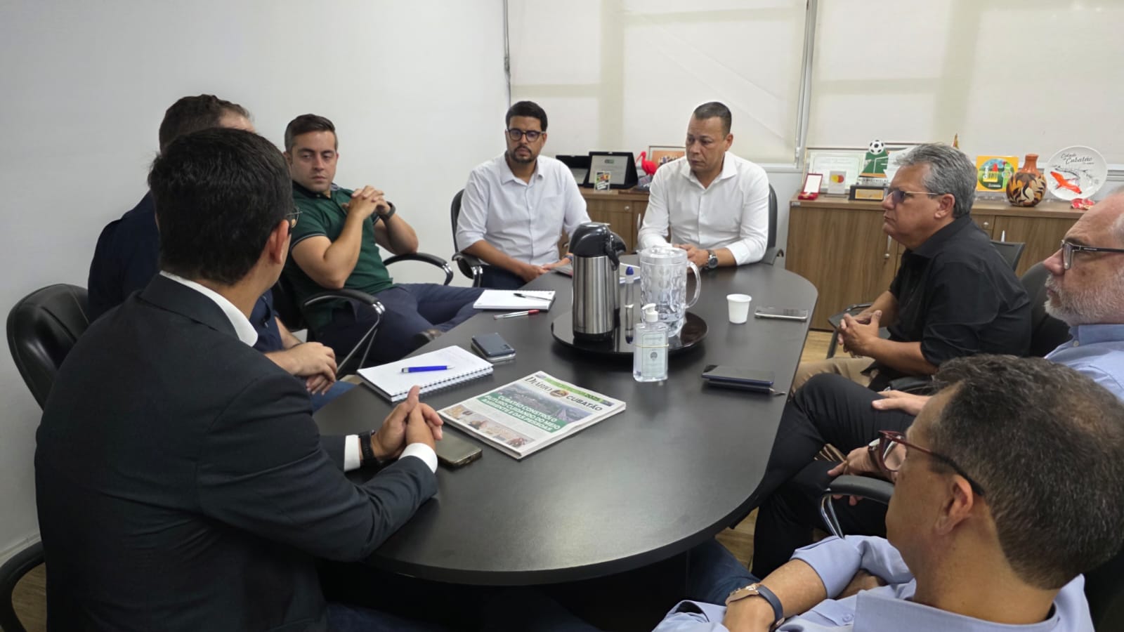 Prefeito César Nascimento se reúne com direção da Unigel e articula frente política para defender empregos e indústria local.