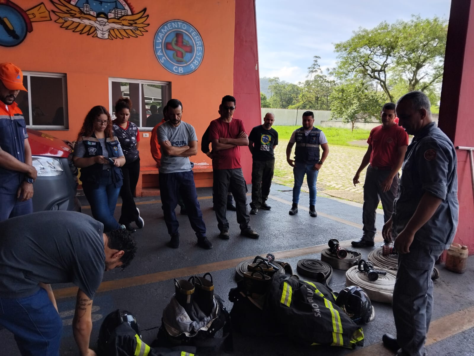 Defesa Civil de Cubatão capacita moradores para agir em emergências