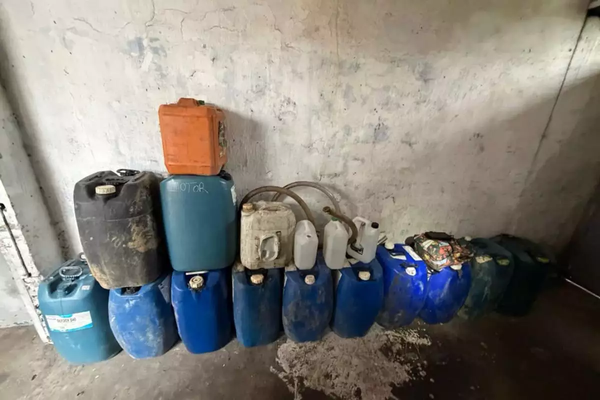 Polícia Civil flagra comércio ilegal de diesel em Cubatão e prende suspeito