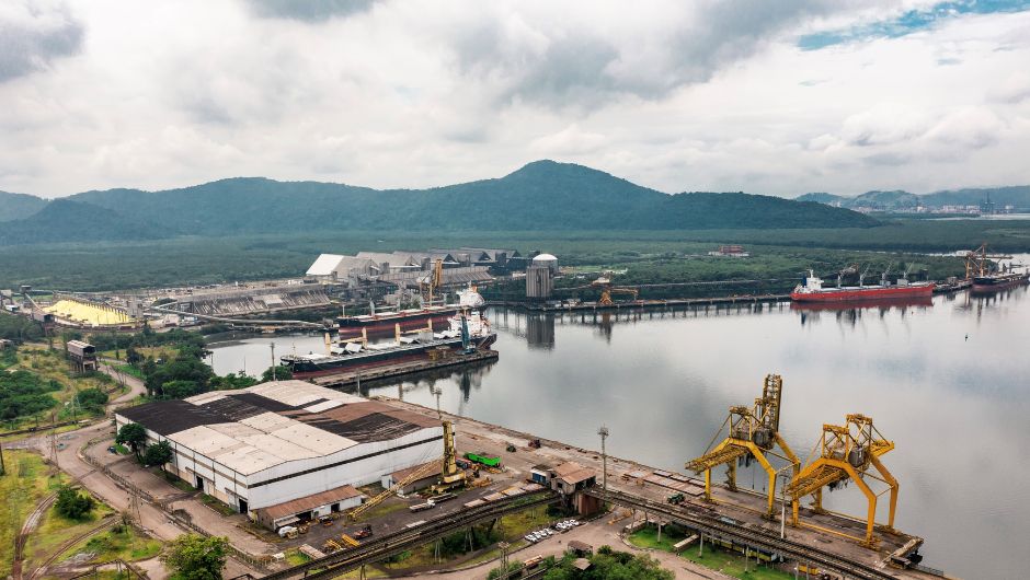 Usiminas avalia criar terminal portuário próprio em Cubatão