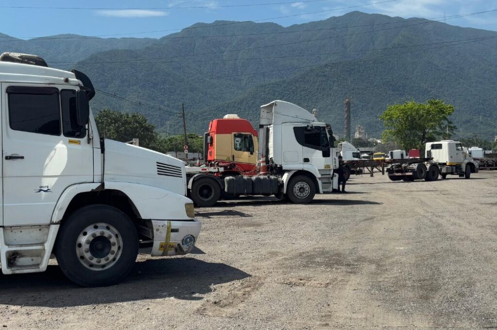 CMT convoca caminhoneiros autônomos credenciados de Cubatão para renovação de credencial