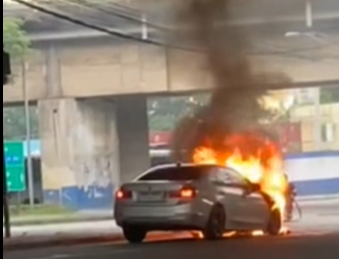 BMW pega fogo em frente ao quartel dos Bombeiros em Cubatão