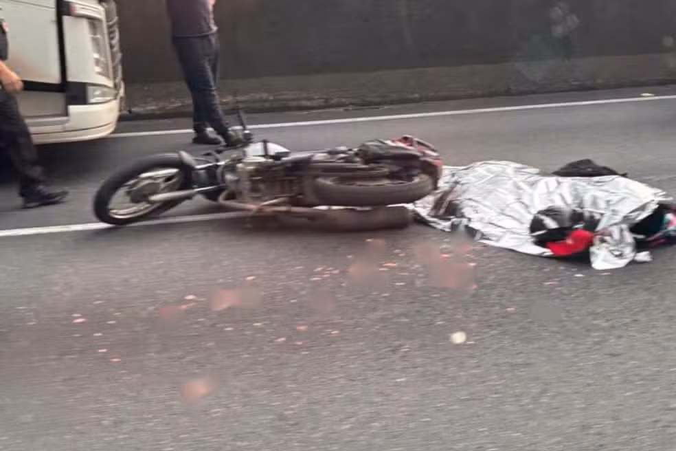 Acidente na Anchieta em Cubatão termina com morte de motociclista
