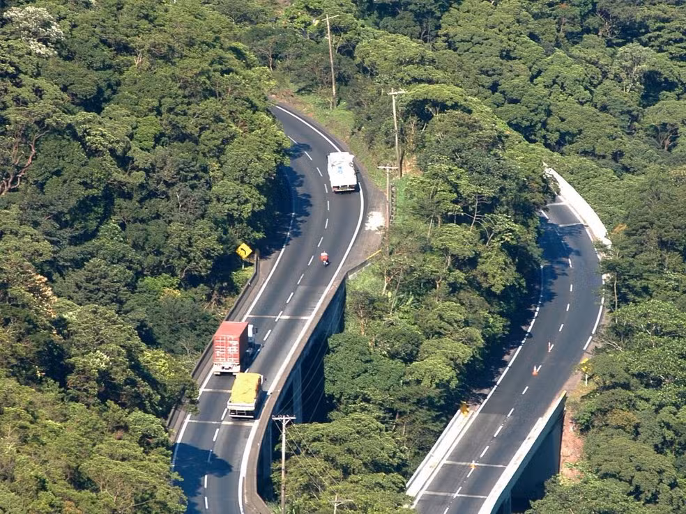 Curvas da Anchieta passam por modernização com instalação de novas câmeras e radares
