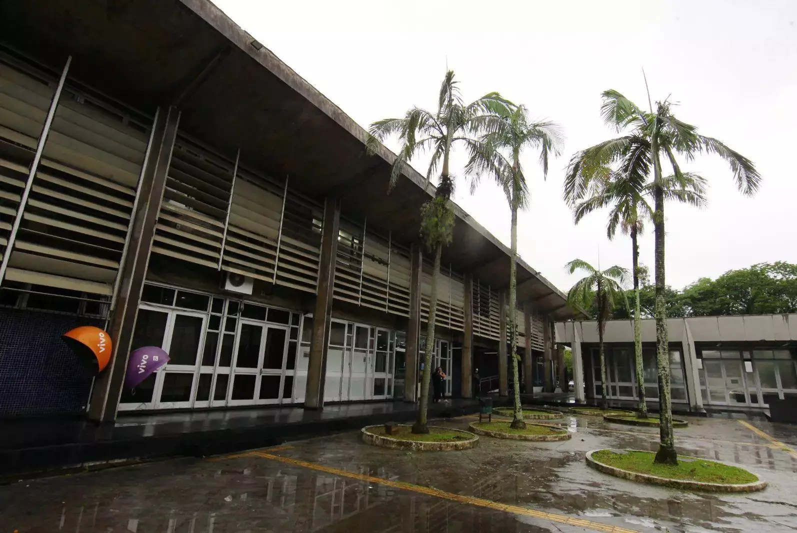 Câmara Municipal de Cubatão abre licitação para instalar 4 pontos de recarga de carros elétricos no estacionamento