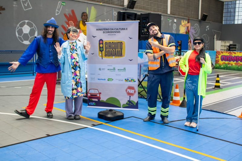 Teatro educativo leva lições de trânsito para crianças em Cubatão com 11 apresentações gratuitas