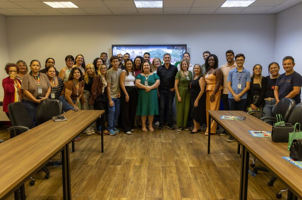 Pasta da Habitação de Guarujá visita Cubatão para conhecer os projetos referências da área na Cidade