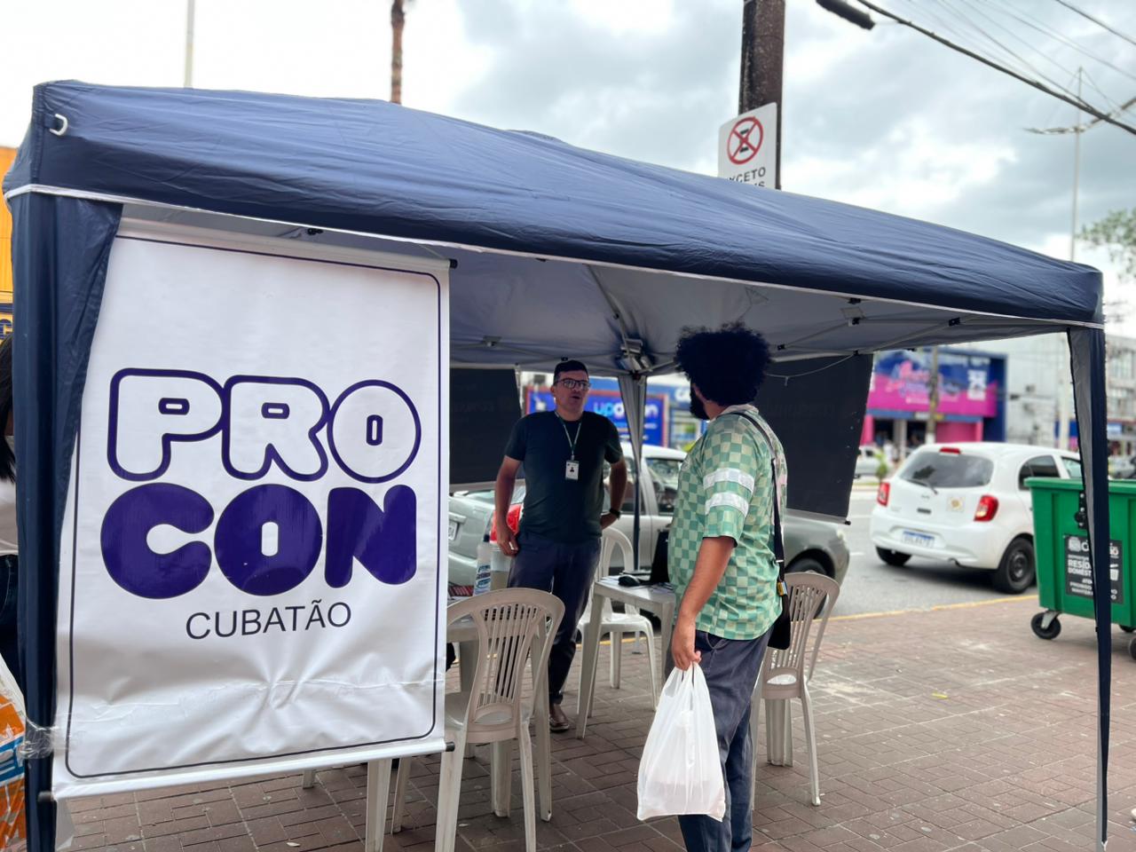 Semana do Consumidor: Procon atende a população em frente ao Anilinas, nesta quinta-feira (12)