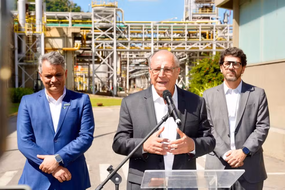 Alckmin visita fábrica da Unipar em Cubatão e destaca modernização bilionária da indústria química