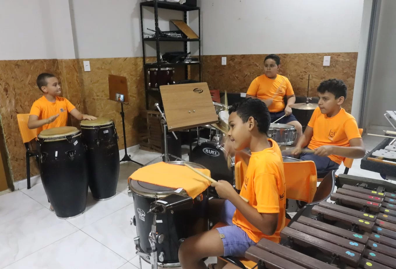 Cubatão Sinfonia oferece aulas gratuitas de música e dança para crianças e jovens