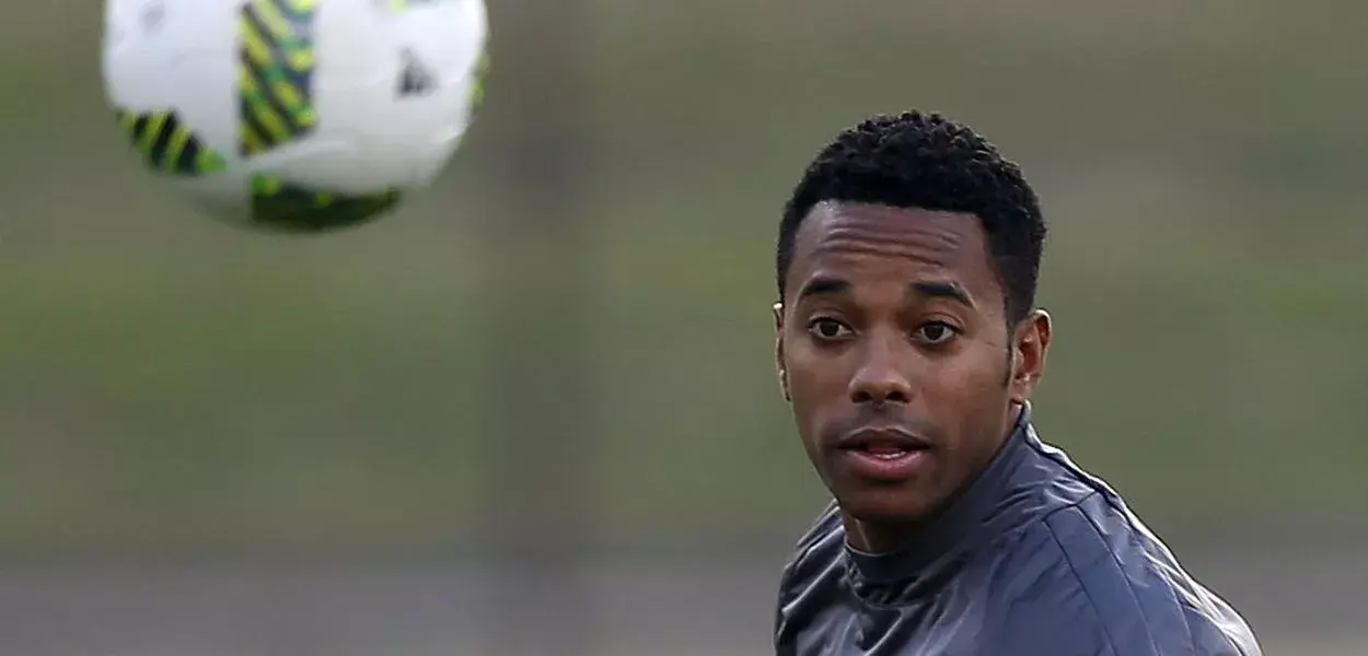 Defesa de Robinho recorre ao STF para tentar mudança de regime prisional