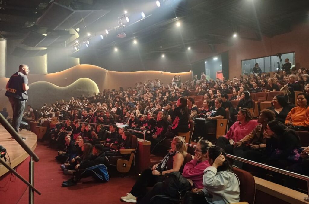 Fidifest encerra primeira edição em Cubatão com sucesso no Teatro Zanzalá