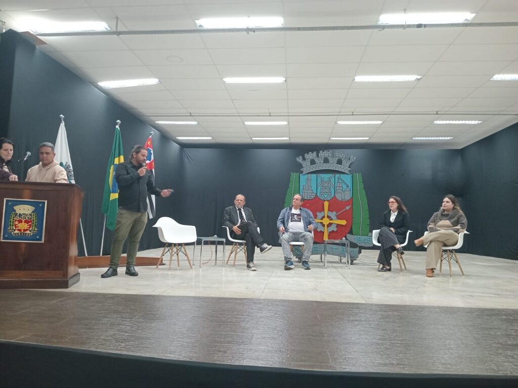 Cubatão realiza roda de conversa sobre dependência química e saúde mental