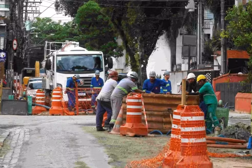 Obras da Sabesp interditam vias em Cubatão neste fim de semana