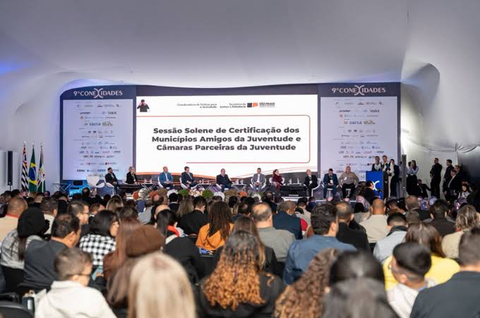 Cubatão recebe certificado Município Amigo da Juventude