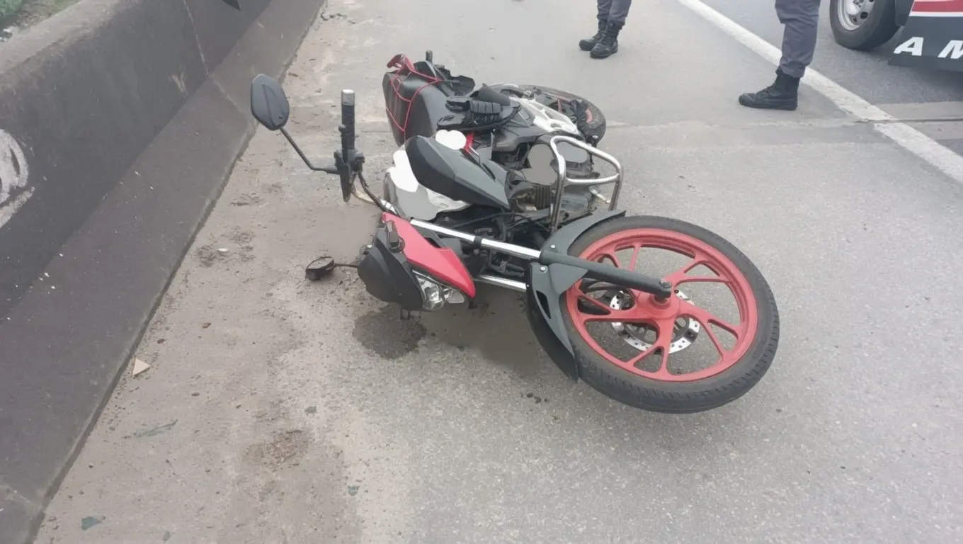 Motociclista morre após ser atingido por linha com cerol na Rodovia dos Imigrantes