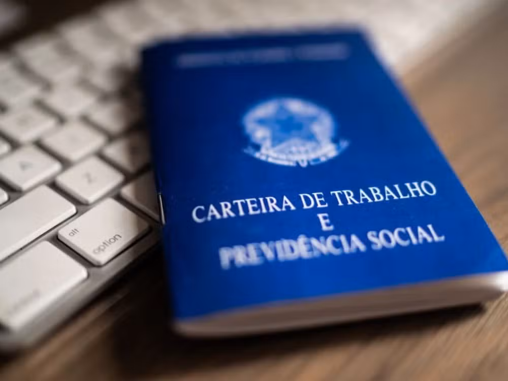 Santos promove mutirão com 92 vagas de trabalho em diferentes áreas; confira como participar
