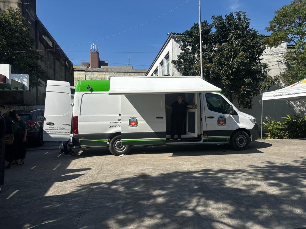 Caminhos Seguros leva atendimento de saúde e assistência social ao Centro de Cubatão