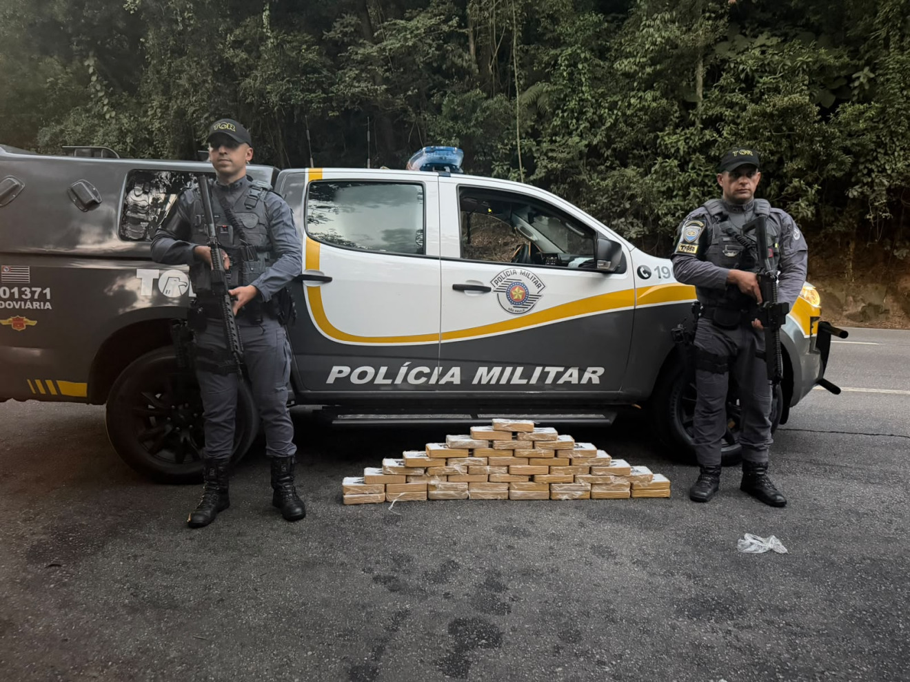 Homem é preso com 44 tijolos de crack em rodovia de Cubatão