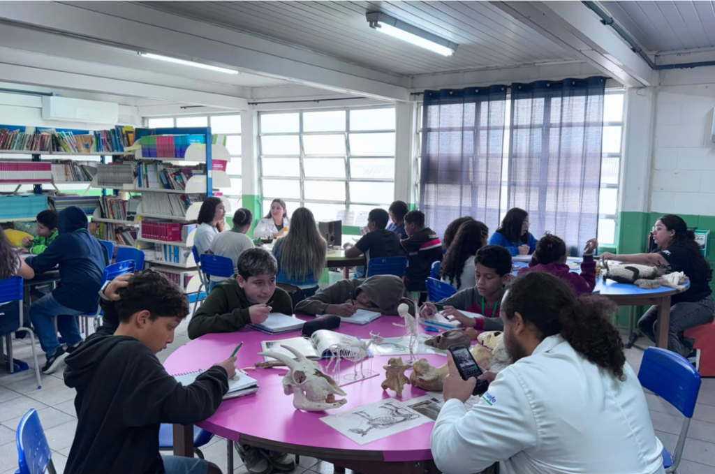 Alunos da rede municipal de Ensino participam de Feira de Ciências da USP