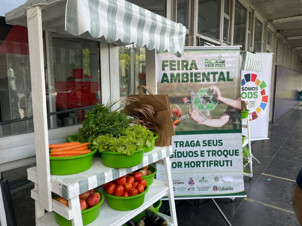 Feira Ambiental troca recicláveis por hortifrútis em Cubatão nesta sexta-feira