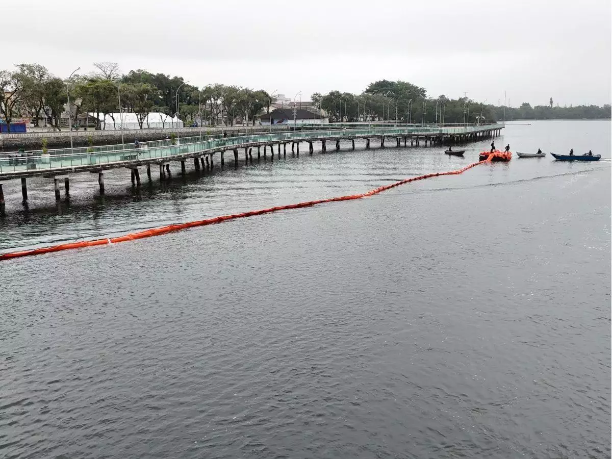 Ecobarreiras em Cubatão já retiraram mais de 10 toneladas de lixo do Rio Casqueiro