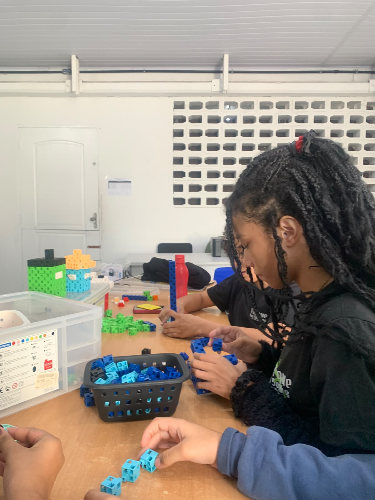 Alunos da Escola Parque dos Sonhos participam das aulas de robótica