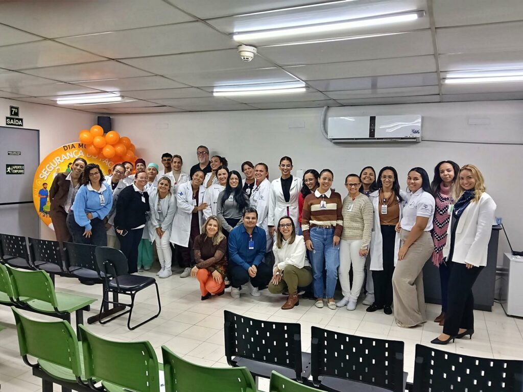 Colaboradores do Hospital Municipal de Cubatão participam de ação sobre segurança do paciente