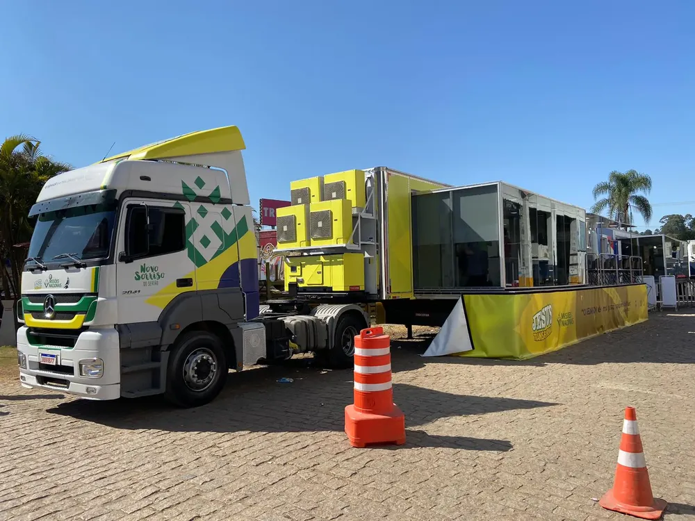 Carreta da saúde oferece consultas gratuitas e serviços de bem-estar em Santos até sexta-feira
