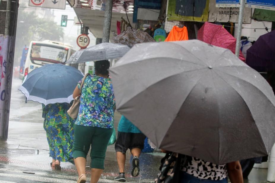 Cubatão registra cerca de 40 mm de chuva em 12 horas e segue em atenção