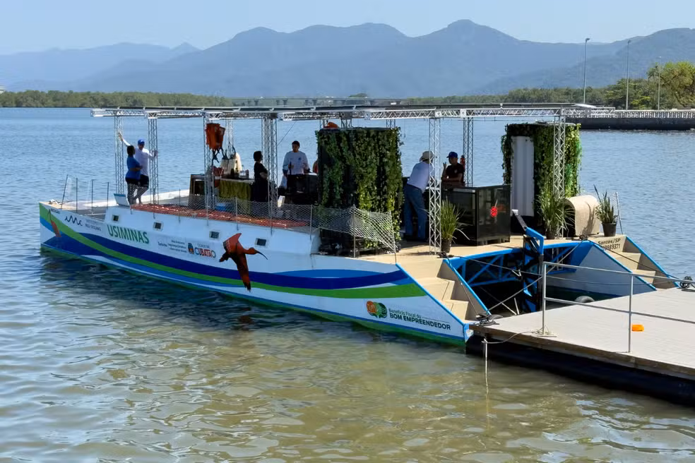 Barco-Escola movido a energia solar começa a navegar pelos rios de Cubatão