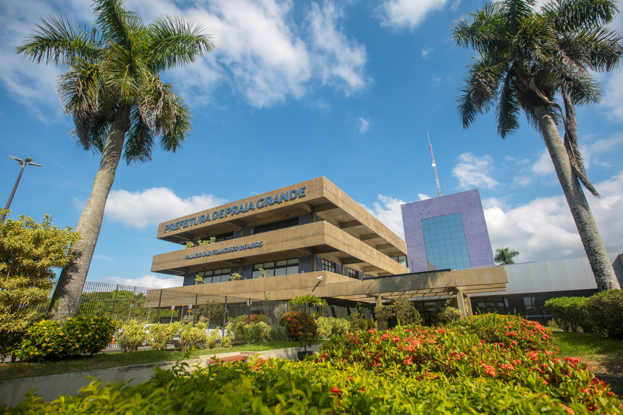 Paço Municipal de Praia Grande, cidade que anunciou pagamento integral do 13º salário aos servidores